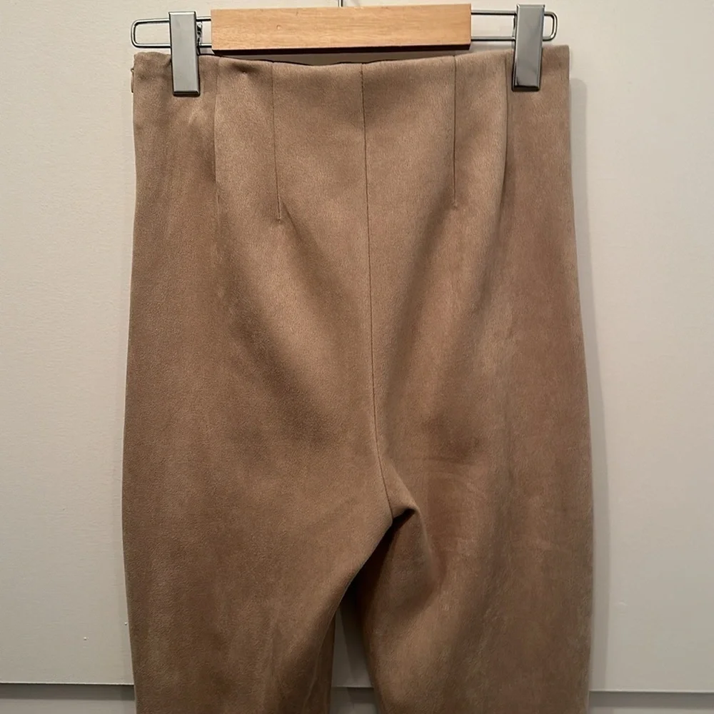 Zara faux Suède beige high rise skinny pants with zipper on the side and bottom - Picture 9 of 10